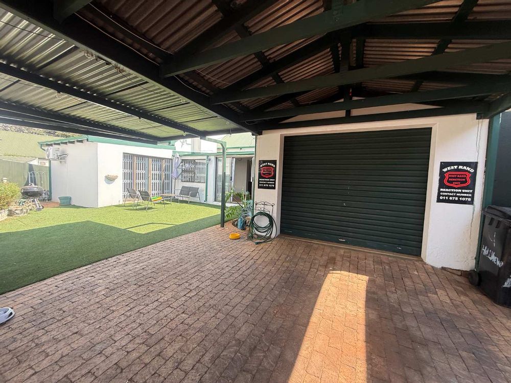 Extra carport parking