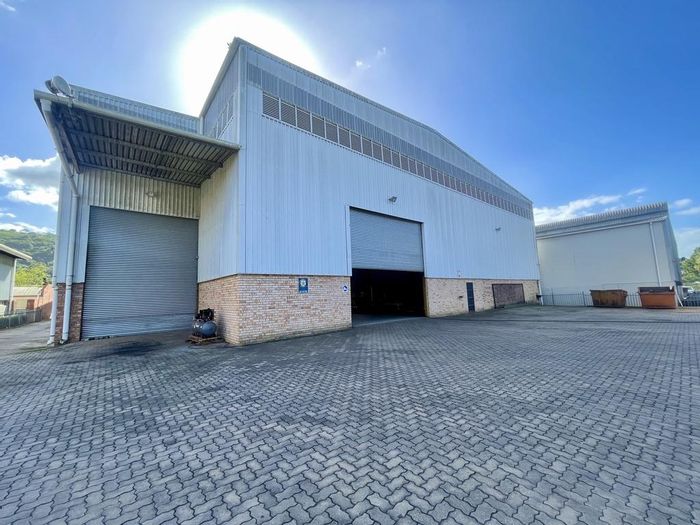 Industrial Warehouse To Rent in Riverhorse Valley with 1,960 sqm space and 3-phase power.