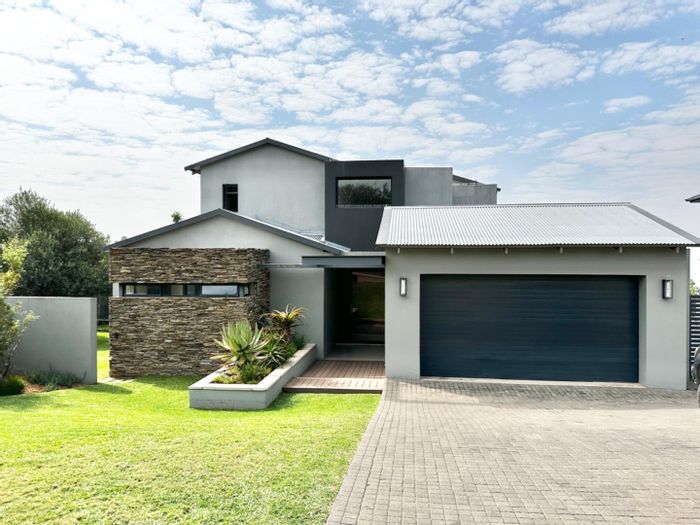 Property #2239688, House rental monthly in Helderfontein Estate