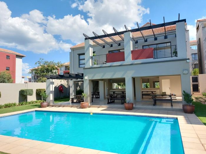 Penthouse Apartment for Sale in Lonehill: Secure, Spacious, and Scenic Living!