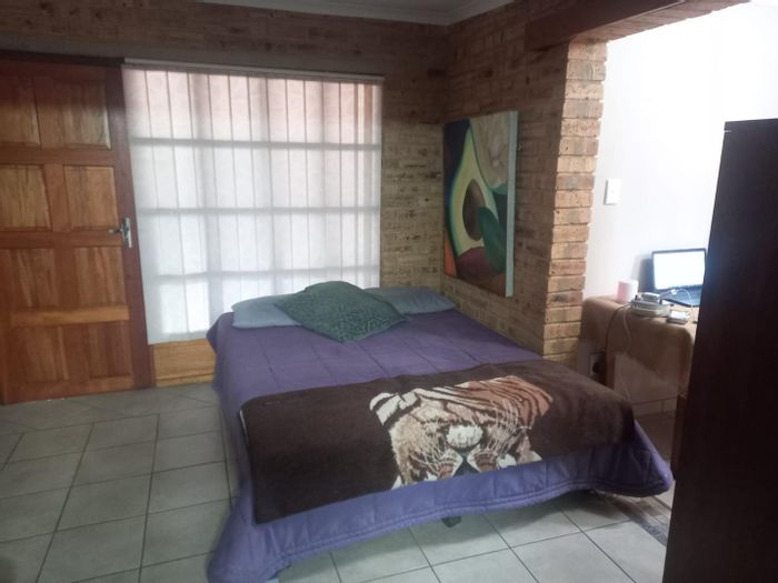 Property #2204813, Garden Cottage rental monthly in Discovery