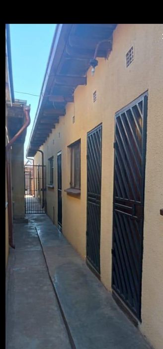 Property #2210040, House for sale in Dobsonville