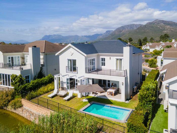 For Sale: House in Val De Vie Estate with pool, garden, and security.