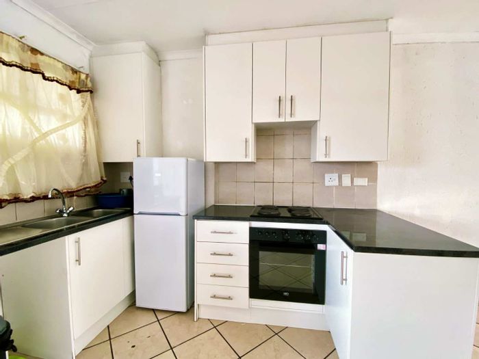 Property #2103895, Apartment pending sale in Eveleigh