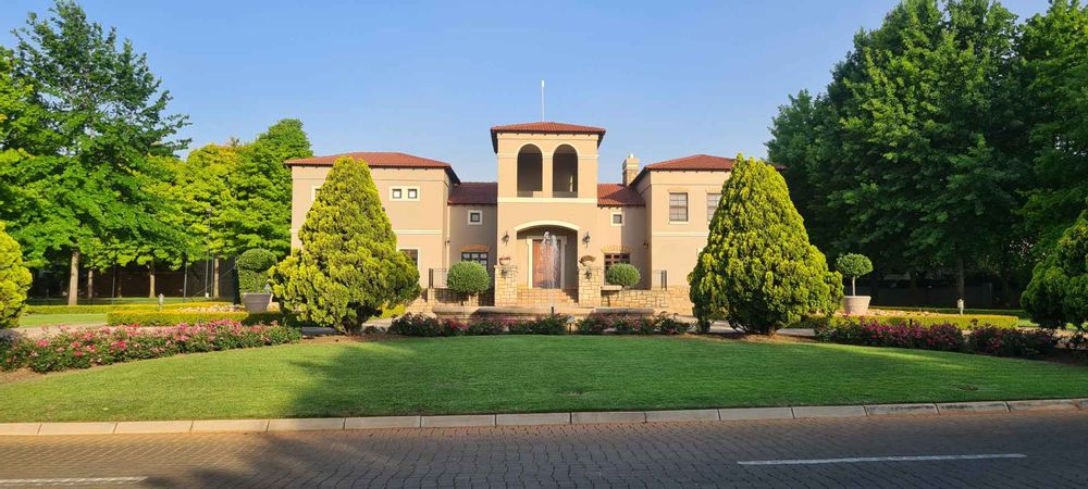 Lovely clubhouse for functions which has a large covered patio overlooking the 20m swimming pool, braai area, play area for children and tennis court.  Also Squash court for residents to enjoy.