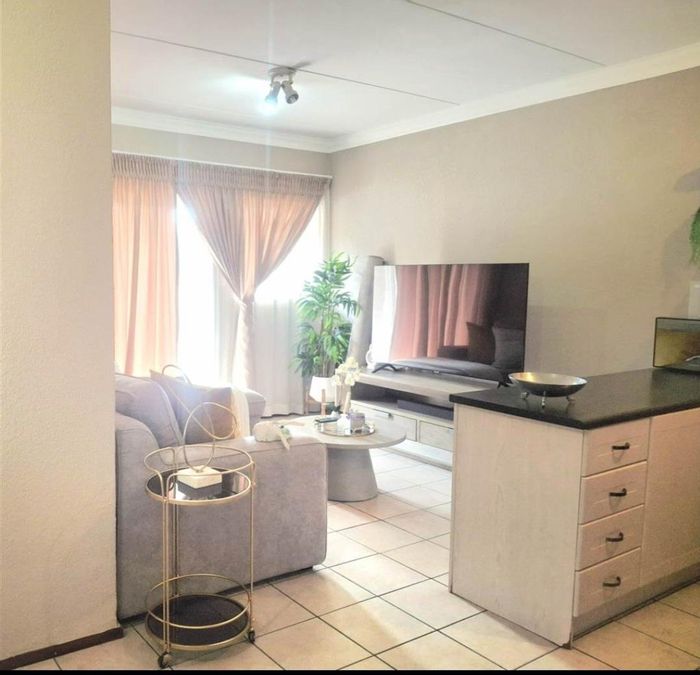 For Sale: Apartment in Halfway Gardens with 2 beds, security, and amenities.