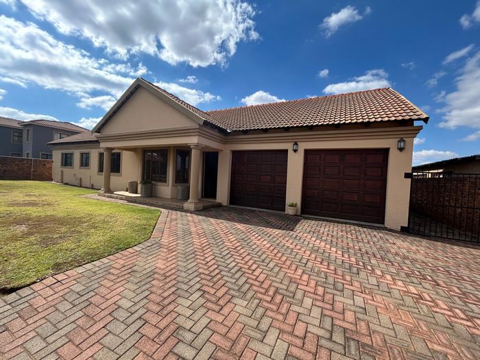Rayton Central House For Sale: 4 beds, 3 baths, large yard, 24-hour security.