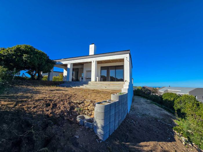 Property #2390158, House For Sale in Still Bay West