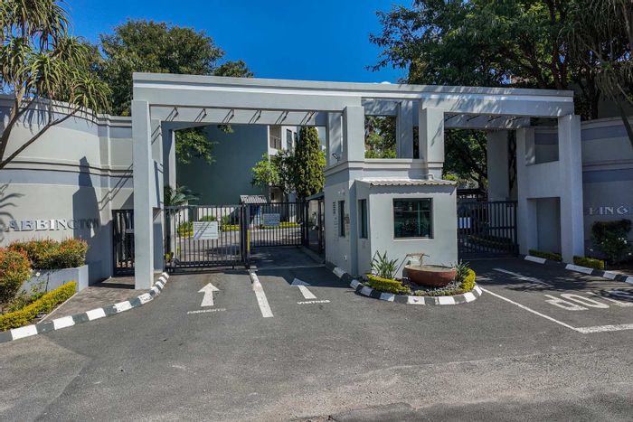 2 Bed, 2 Bath Apartment To Rent in Magaliessig with balcony and appliances included.