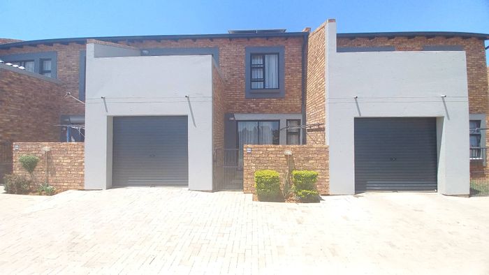 For Sale: Apartment in Brakpan North with 3 bedrooms, garage, and balcony.