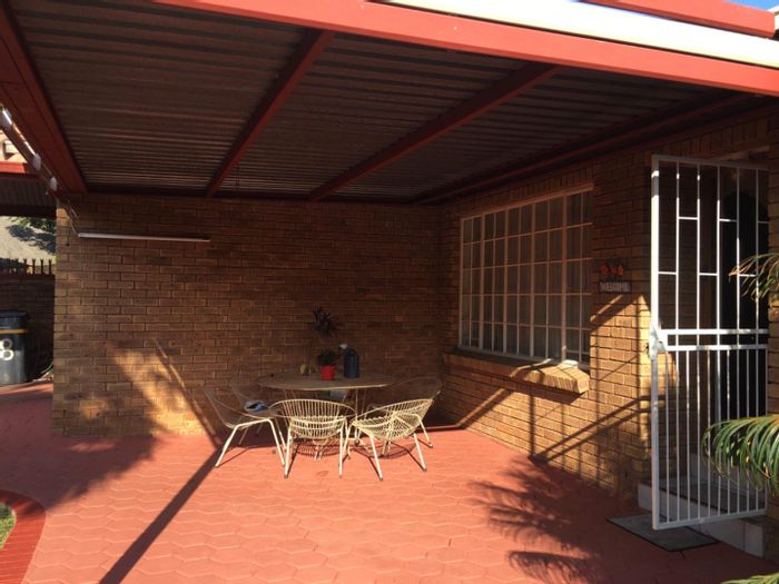 Wierdapark Ext 1 House For Sale: 3 Bedrooms, garage for 4 cars, spacious garden.