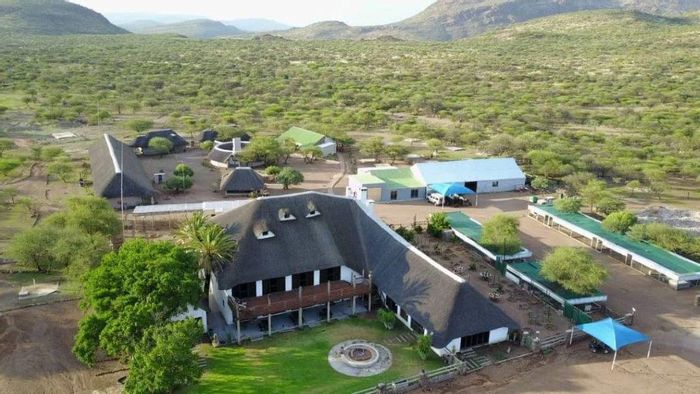 Luxurious Trophy Hunting Farm For Sale, Omaruru Central