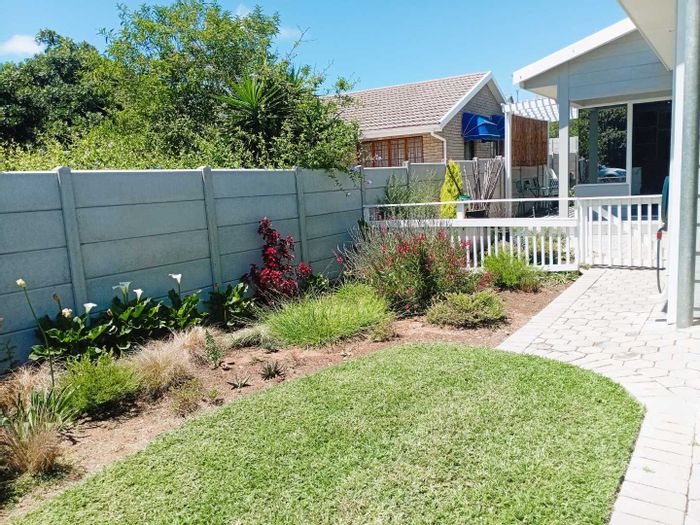 Tergniet House For Sale: Open-plan living, built-in braai, large garage, coastal lifestyle.