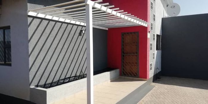 House For Sale in Okahandja Central: 2 Bedrooms, double garage, fiber internet.