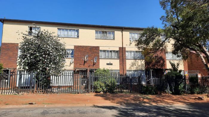Property #2255927, Apartment for sale in Randburg Central