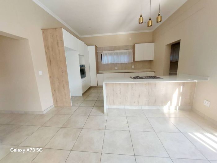 Property #2391630, House Rental Monthly in Palm Lakes Estates