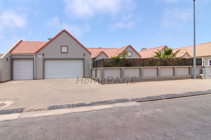 For Sale in Swakopmund Ext 23: Spacious House with Indoor/Outdoor Entertainment, 3 Garages