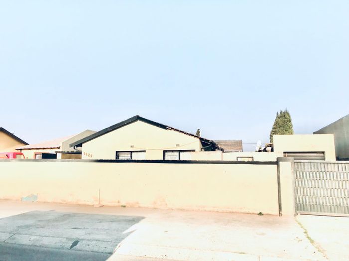 Property #2176493, House pending sale in Kagiso