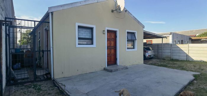 Property #2430955, House For Sale in Beverly Park