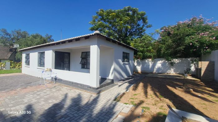 Property #2384045, Cluster Rental Monthly in Buccleuch