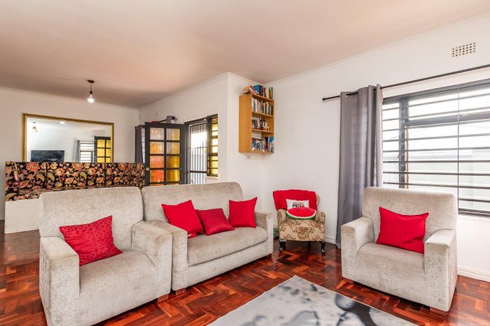 Charming Belgravia House For Sale: Ideal for Investors with Multiple Rental Options!