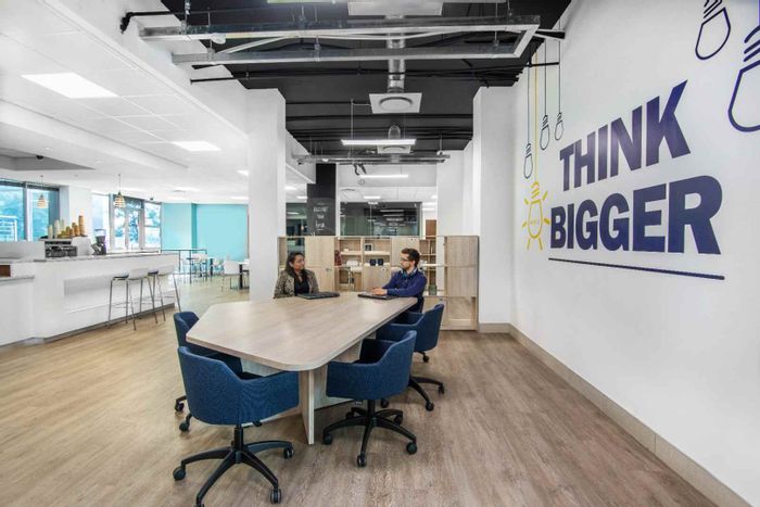 Fourways Office To Rent: Private office, common area, 24/7 access, global network.