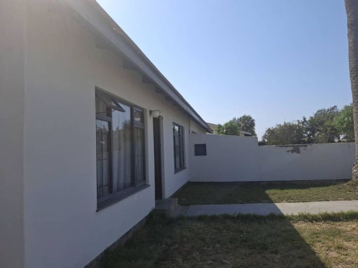 Property #2425864, House For Sale in Walvis Bay Central