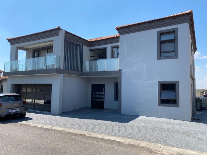 Property #2431420, House For Sale in Noordwyk