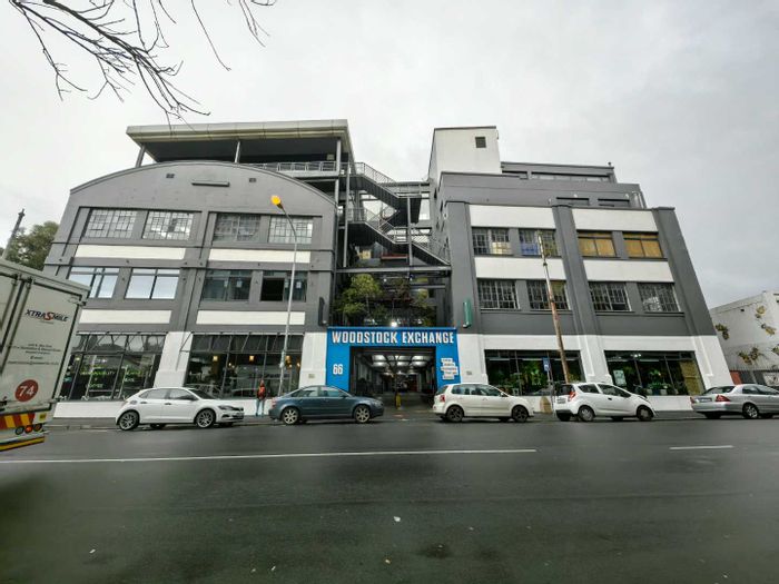 Office Space To Rent in Woodstock: 128m², open plan, shared amenities, city views.