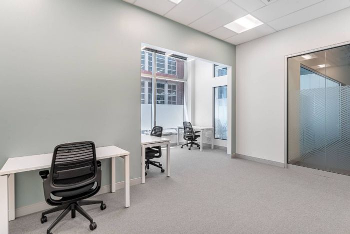 Noordwyk Office To Rent: Spacious layout, ample parking, and convenient access.