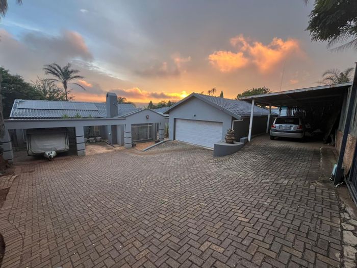 Property #2419988, House For Sale in Roodekrans