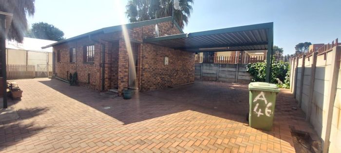 Property #2190264, House rental monthly in Alberton North