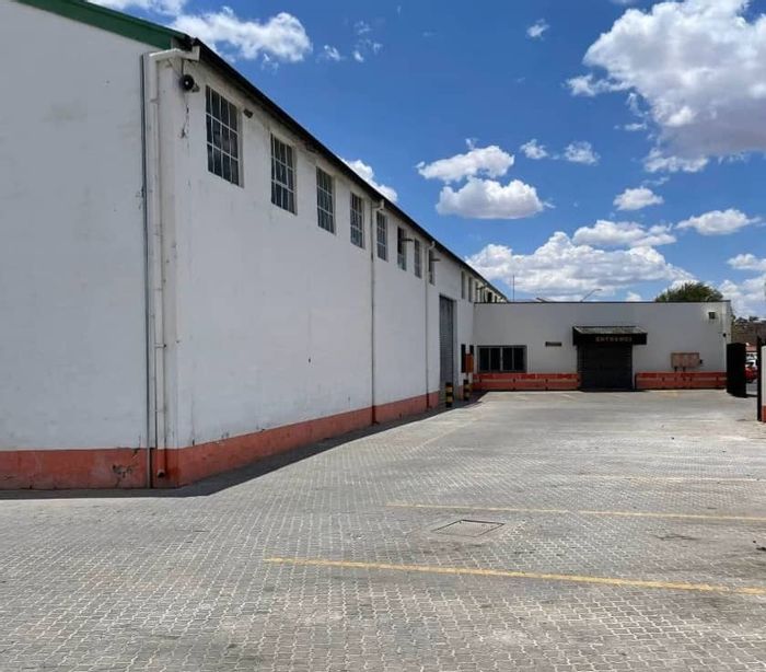 Mixed Use Property To Rent in Southern Industrial Area with ample workspace and amenities.