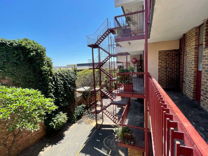 Property #2423119, Apartment For Sale in Silverton Ext 15