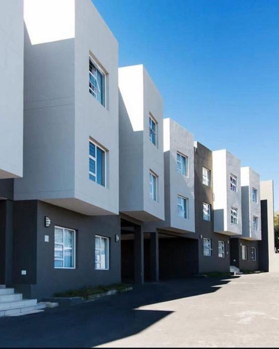 Property #2396940, Townhouse For Sale in Pioniers Park Ext 1