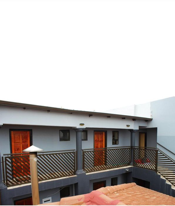 Naledi Apartment To Rent: Prepaid electricity, unlimited WiFi, flexible lease terms.