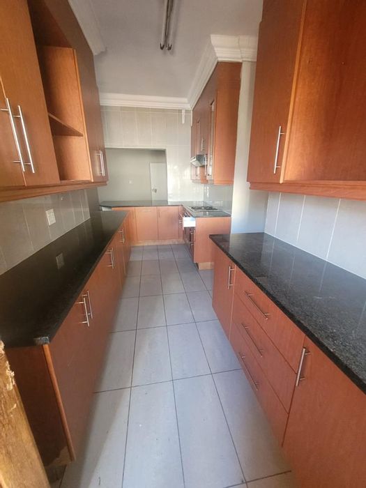 House for Sale in Orange Grove: 3 beds, 2 baths, cottage, garden, scullery.