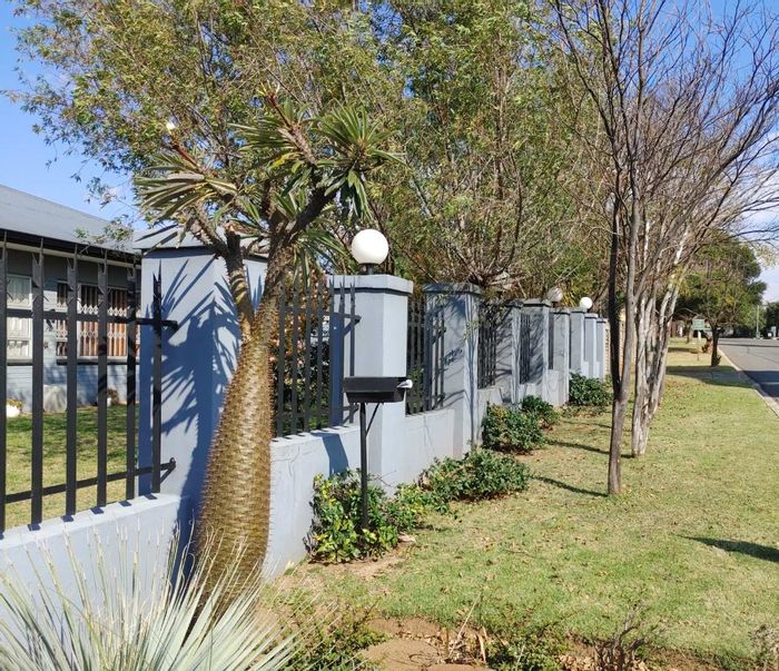 Property #2154776, House for sale in South Crest