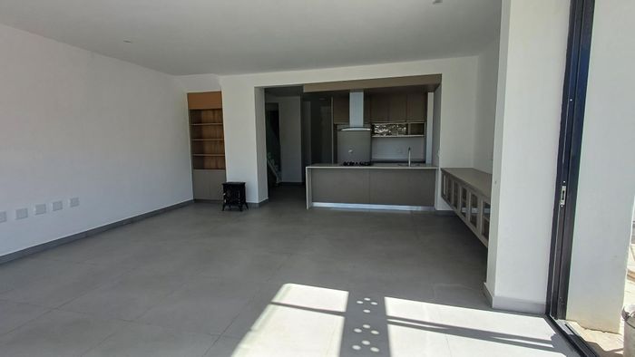 Property #2416574, Townhouse For Sale in Auasblick