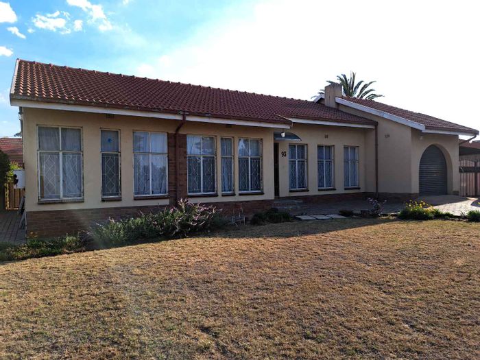 Charming 3-Bedroom House for Sale in Morehill, Benoni - Transform with Vision