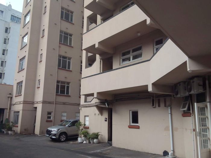 1.5-Bedroom Apartment For Sale in Durban Central with 24-hour security and amenities nearby.