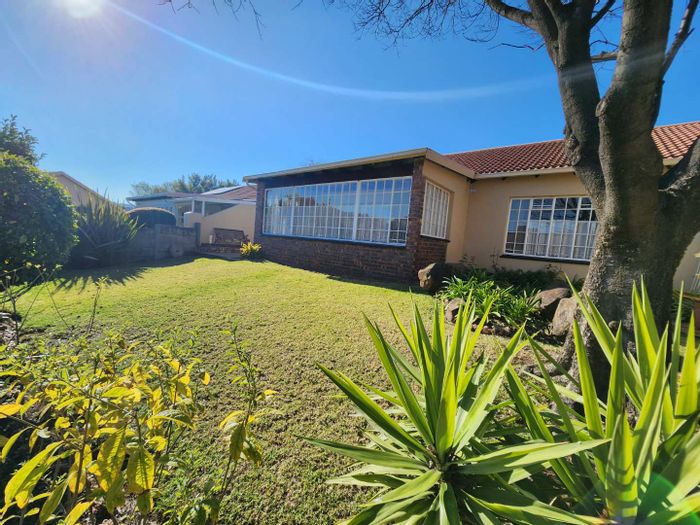 Property #2160554, Retirement Village for sale in Glenvista