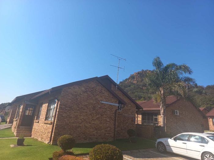 Property #2148499, Cluster for sale in Meredale