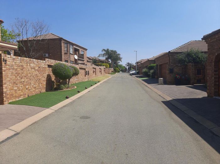Property #2189016, Townhouse rental monthly in Olivedale