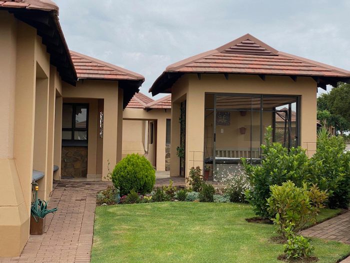 Property for sale Woodland Hills Wildlife Estate Bloemfontein Retha