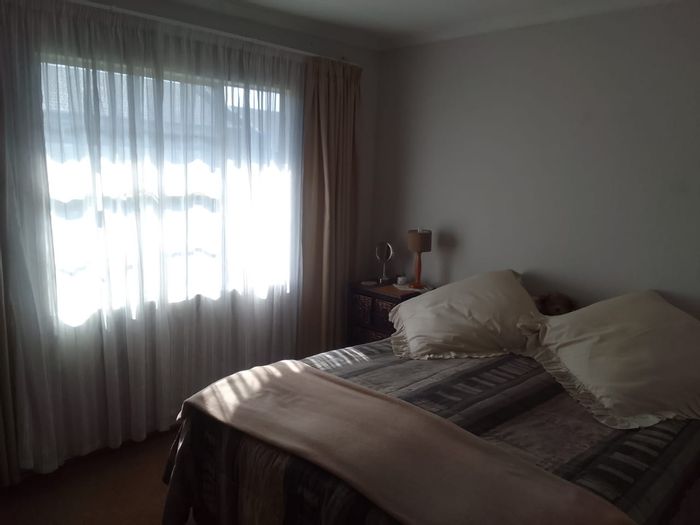 For Sale: Townhouse in Meyersdal with private garden, pool access, and parking.