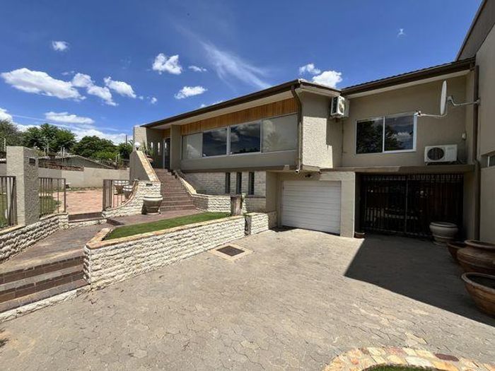Property #2210002, House sold in Klein Windhoek