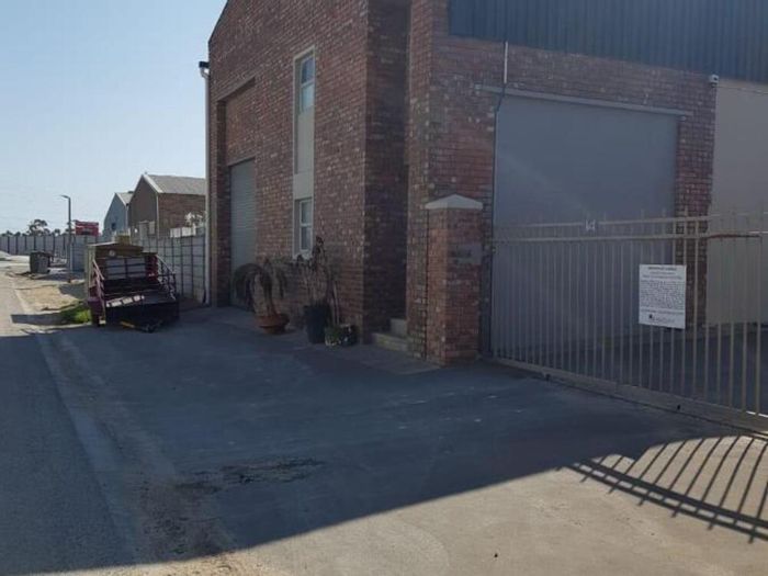 Property #2174757, Industrial rental monthly in Strand