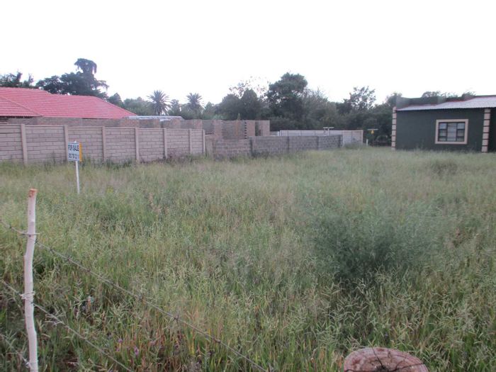 Vacant Land Residential For Sale in Henley On Klip, 495 m² with services available.