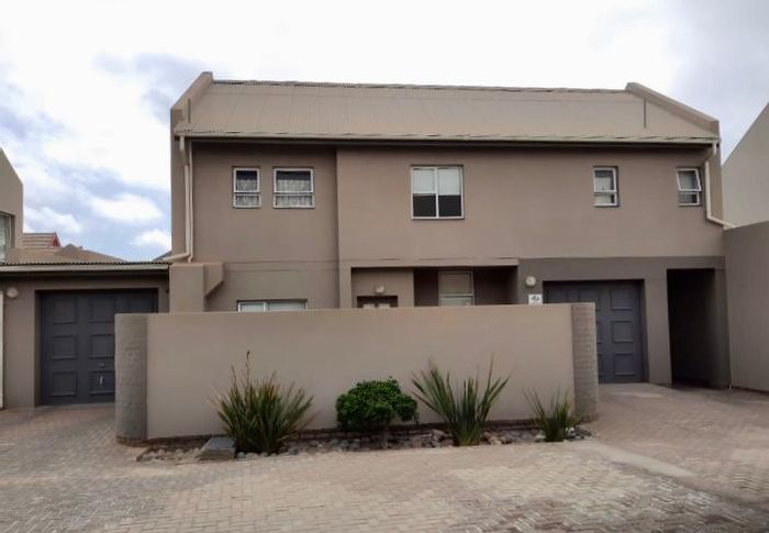 Property #2218362, Townhouse for sale in Swakopmund Central